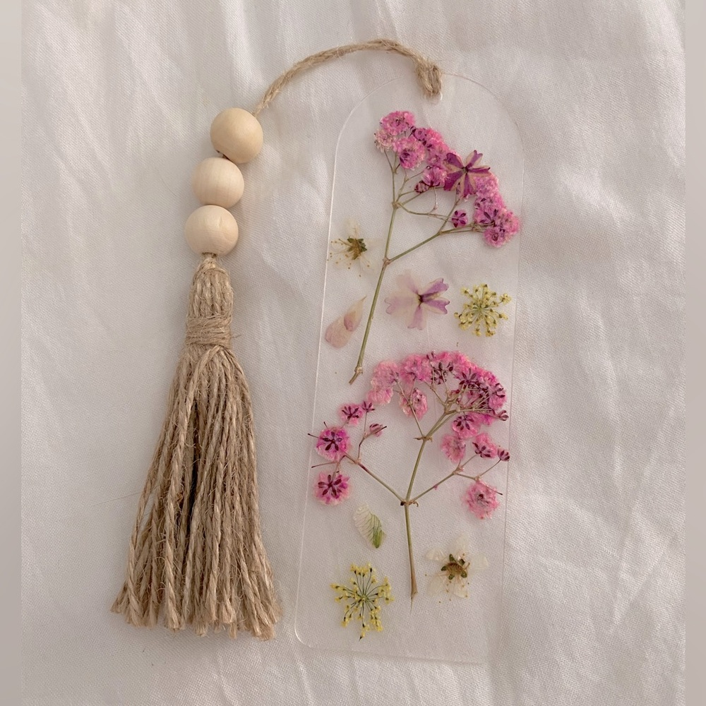 🌷Handcrafted Floral Bookmark with Tassel